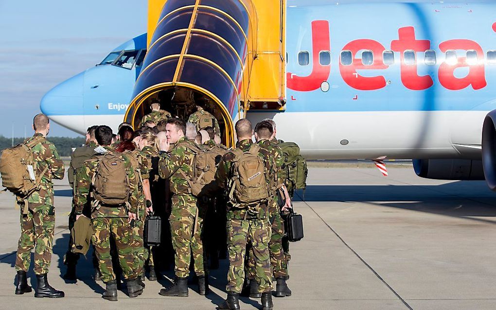 Nederlandse militairen vertrekken eind mei 2017 van vliegbasis Eindhoven naar Litouwen. Ze maakten deel uit van een NAVO-missie in de Baltische staten en Polen. beeld ANP