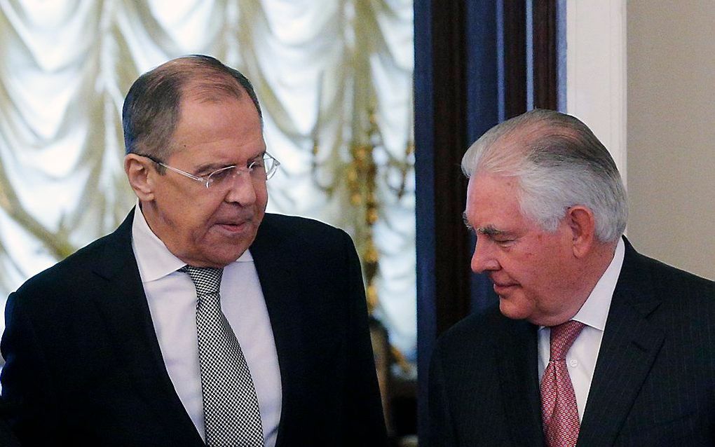 Lavrov (L) en Tillerson. beeld EPA