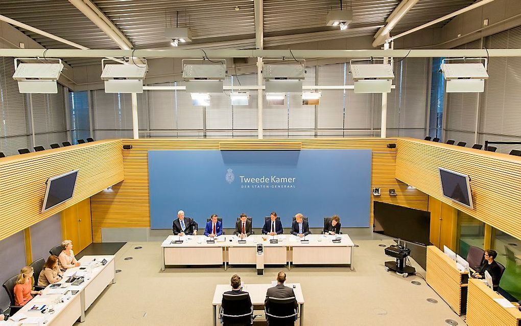 Leden van de Parlementaire ondervragingscommissie Fiscale constructies (VLNR) Chris van Dam (CDA), Tom van der Lee (Groenlinks), Jan Paternotte (D66), Henk Nijboer (Pvda), Eppo Bruins (Christenunie) en Renske Leijten (SP). De commissie doet naar aanleidin