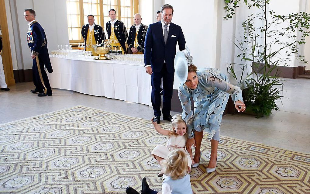 Prinses Madeleine, prinses Leonore, prins Nicolas en Christopher O'Neill. beeld EPA