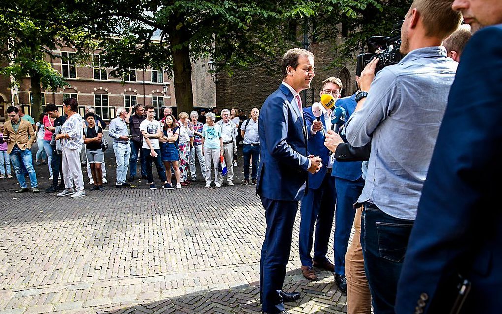 Lodewijk Asscher (PVDA) arriveert bij het Ministerie van Algemene Zaken voor aanvang van de eerste begrotingsraad na het zomerreces. beeld ANP