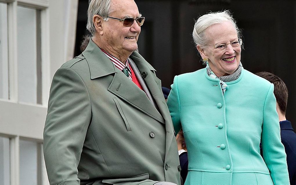 Prins Henrik en koningin Margrethe. beeld EPA