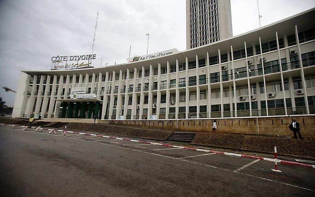 Het hoofdgebouw van Air Cote d'Ivoire in Abidjan. beeld EPA