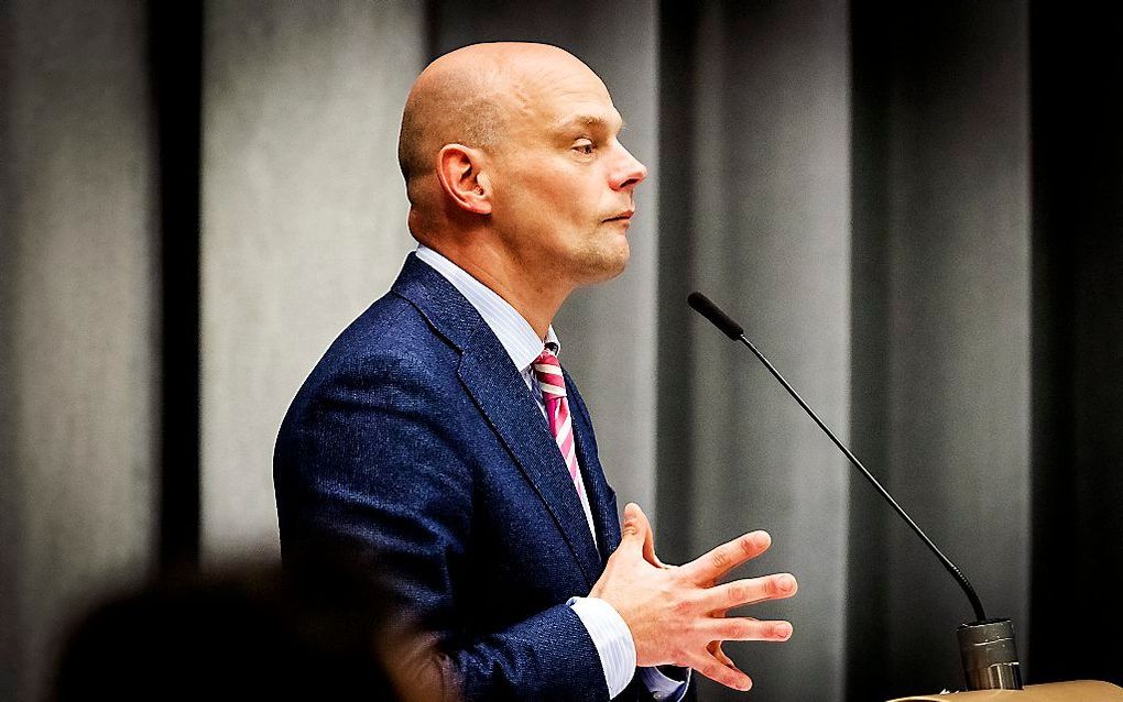 Wethouder Elfrink (SP) tijdens het debat gisteravond. beeld ANP, Robin van Lonkhuijsen