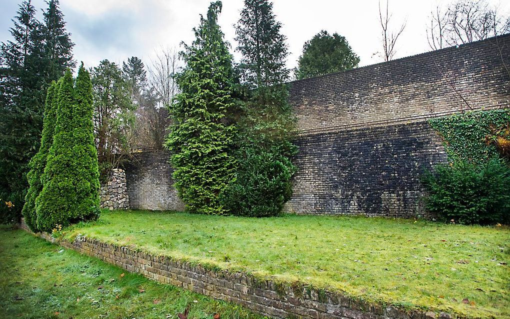 De muur van Mussert in Lunteren. beeld ANP, Piroschka van de Wouw