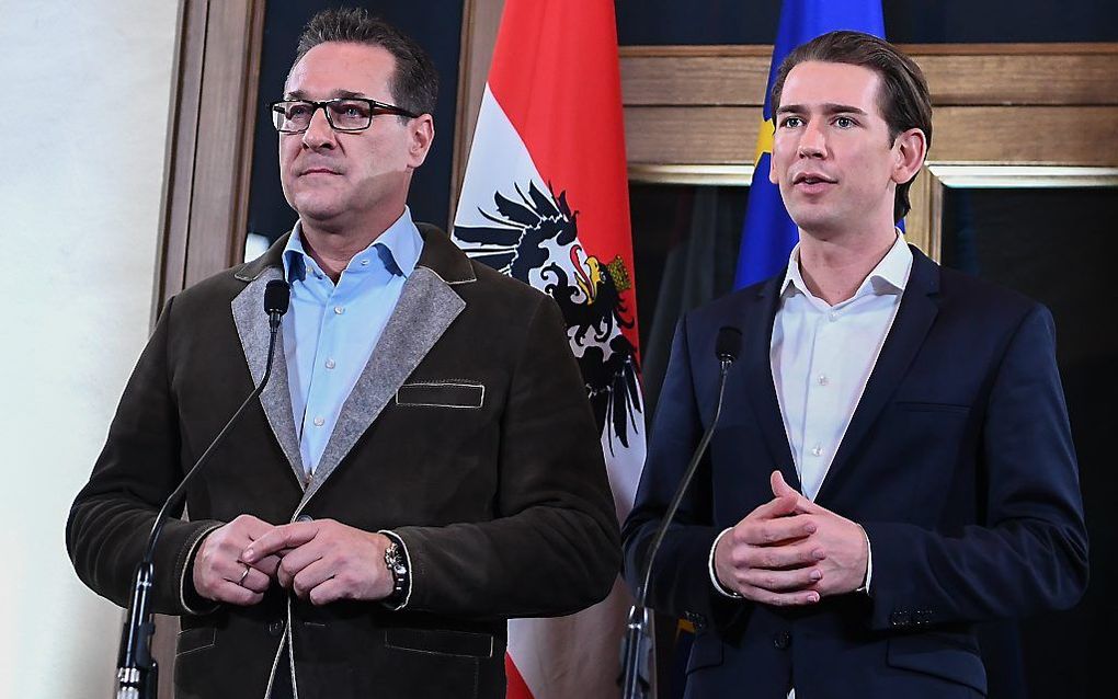 Strache (l.) en Kurz. beeld EPA