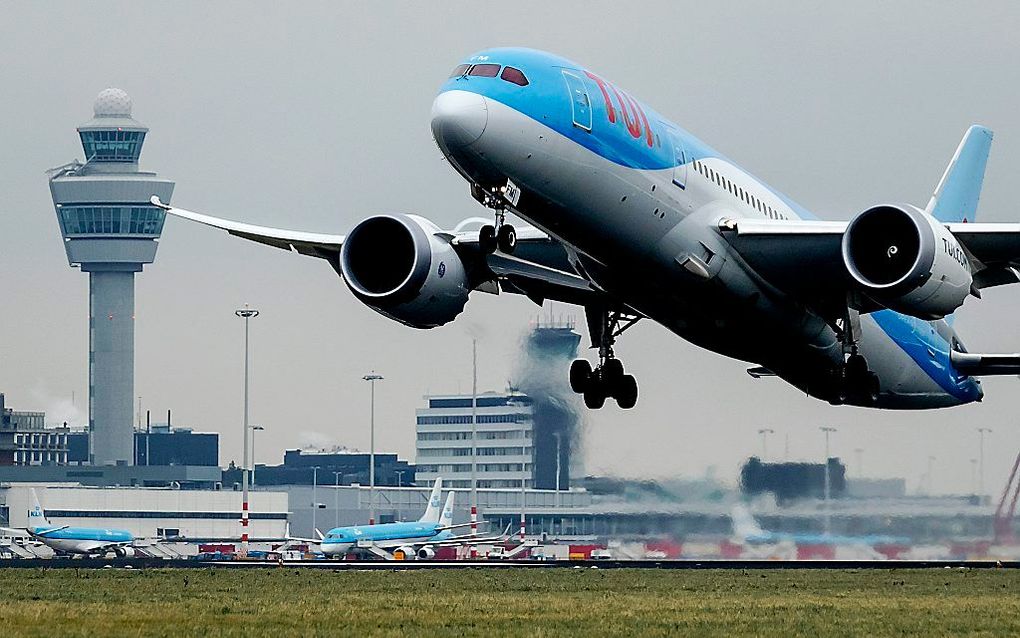 „Als iedereen om je heen op een vliegtuig stapt, moet je wel sterk van binnenuit gemotiveerd zijn, wil je kiezen voor een andere manier van reizen. beeld ANP, Robin van Lonkhuijsen