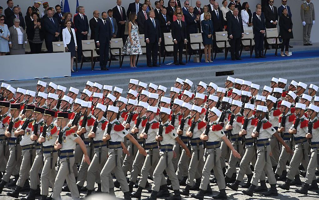 Trump op 14 juli 2017 in Parijs. beeld AFP