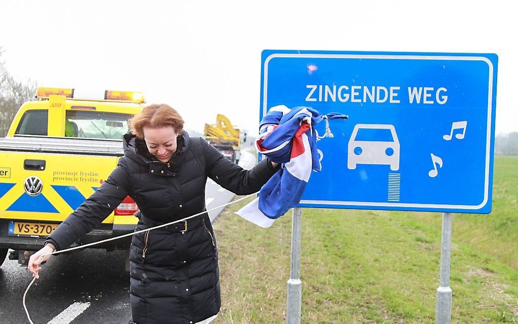 De opening van de weg door gedeputeerde Sietske Poepjes. beeld ANP