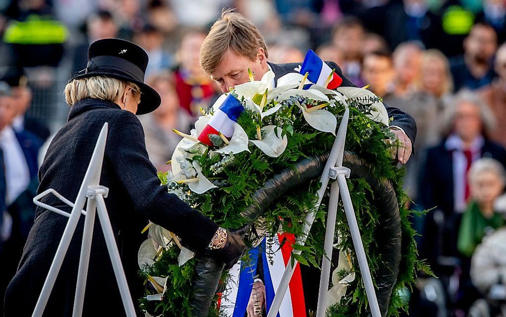 Jongeren waarderen de plechtige sfeer van een dodenherdenking. beeld ANP, Robin Utrecht