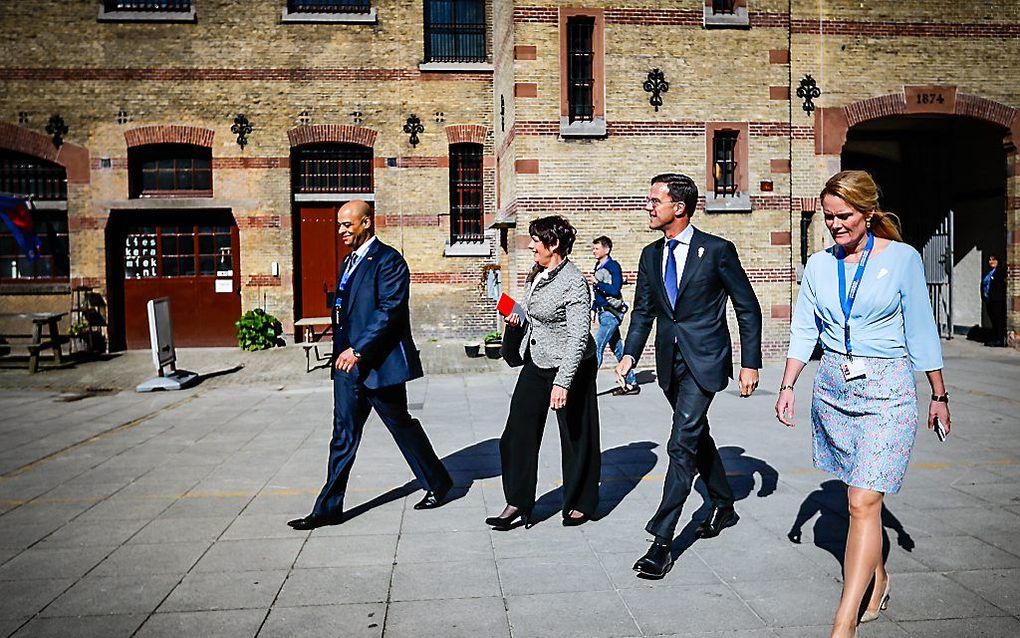 Minister-president Mark Rutte arriveert in Leeuwarden voor de start van de Nationale Viering Bevrijding. beeld ANP