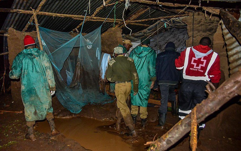 Door hevig regenval bezweek een dam bij Solai, 190 kilometer ten noordwesten van de Keniaanse hoofdstad Nairobi. beeld AFP