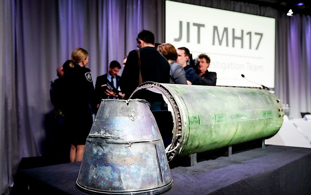 Onderdeel van de BUK raket die MH-17 neerhaalde tijdens een persbijeenkomst van het Joint Investigation Team, dat onderzoek doet naar de crash van vlucht MH17. beeld ANP