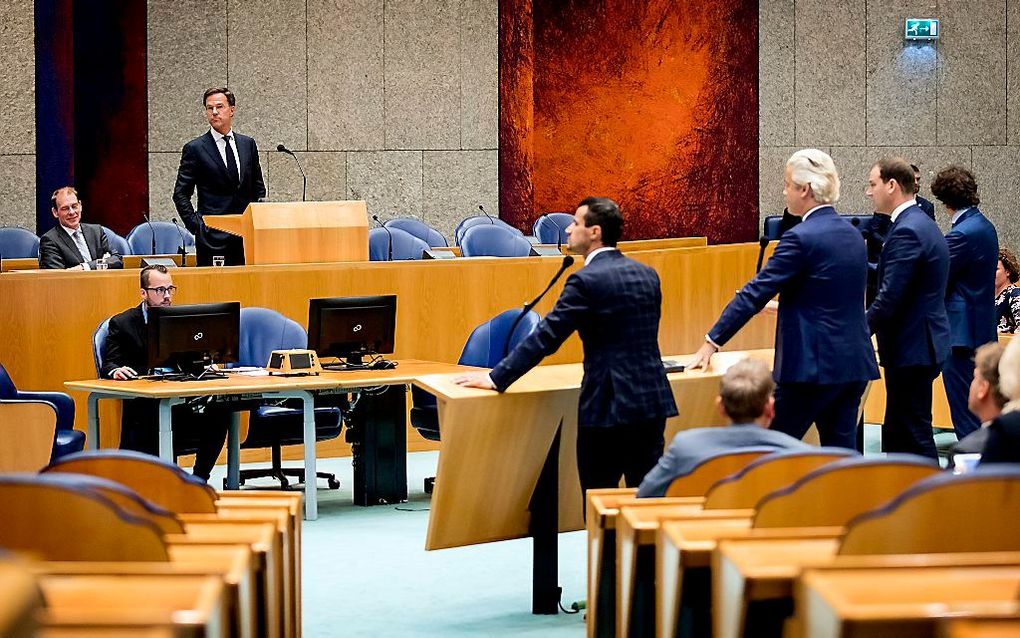 „Tolerantie is een samenlevingsdeugd, die gevoed moet worden in kerken, op scholen en in de politieke arena.” Foto: vragenuur in de Tweede Kamer. beeld ANP, Koen van Weel