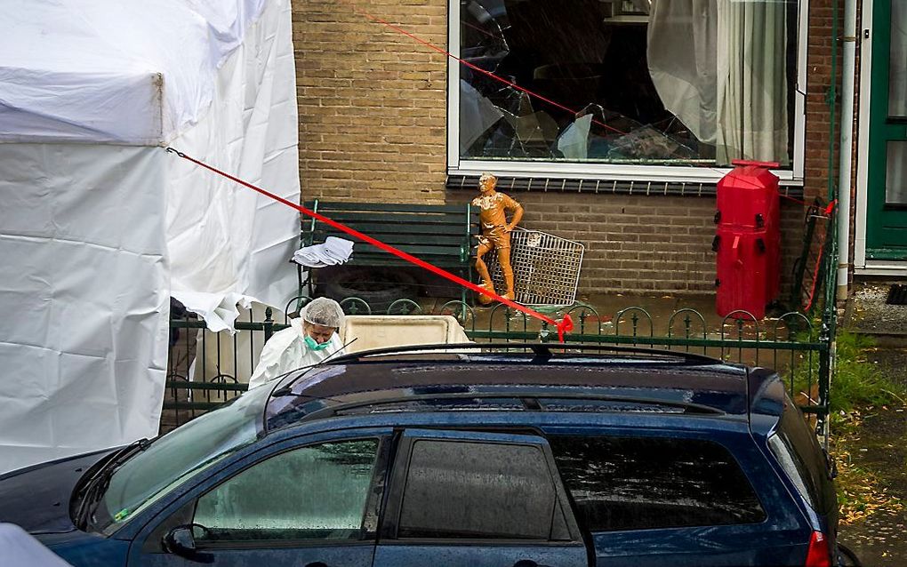 Na een brand in een woning in Papendrecht zijn vier doden aangetroffen, onder wie twee kinderen. De slachtoffers zijn een man en en vrouw van 32 jaar en twee kinderen van vier en zes jaar, meldt de politie. beeld ANP