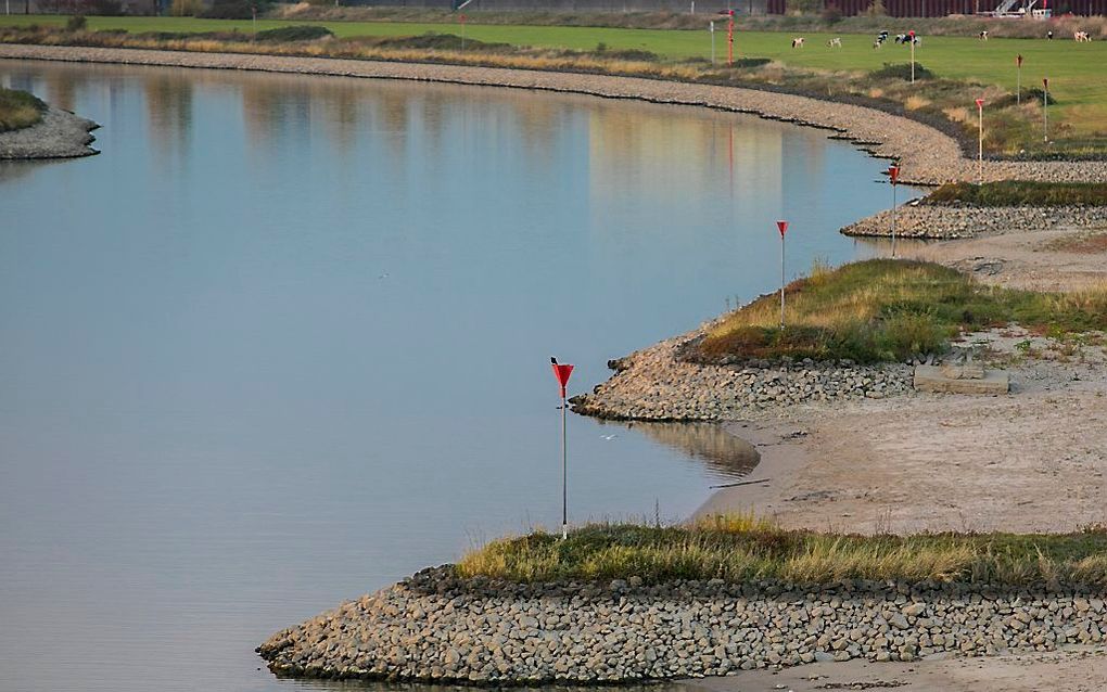 Het waterpeil in de Neder-Rijn heeft een laagterecord bereikt. beeld ANP