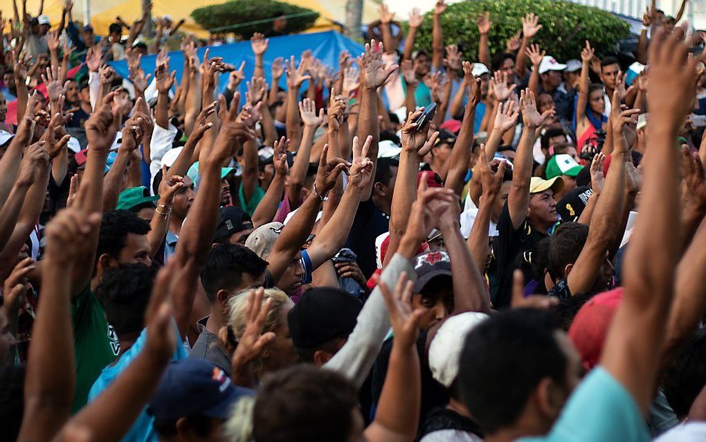 Een 'migrantenkaravaan' trekt vanuit Honduras richting de Amerikaanse grens. beeld AFP