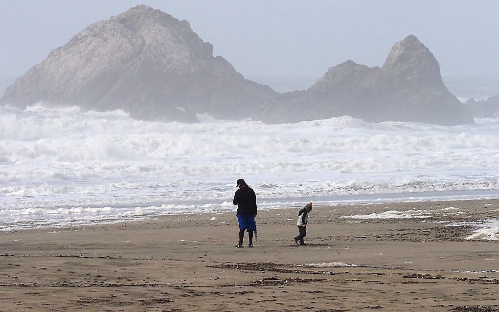 Mijn druppeltje doet ertoe met het oog op schone oceanen. Foto: Oceaanstrand bij Californië. beeld EPA, John G. Mabanglo