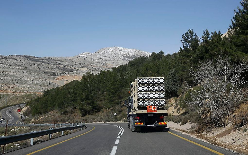 Het Iron Dome-systeem wordt getransporteerd op de Golanhoogte. beeld AFP