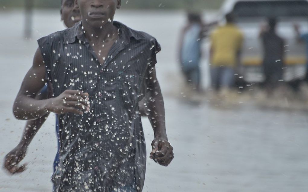 De tropische storm Kenneth trok vorige week over Mozambique, waar volgens de Verenigde Naties duizenden woningen zijn verwoest. Zo’n 18.000 mensen zijn ontheemd geraakt. beeld AFP