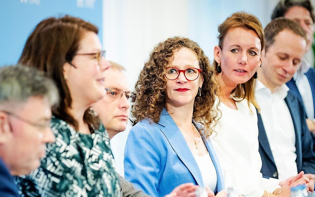 Lijsttrekkers van de Nederlandse partijen in conclaaf tijdens het financiele verkiezingsdebat op 7 mei. beeld financiele  ANP, Robin van Lonkhuijsen