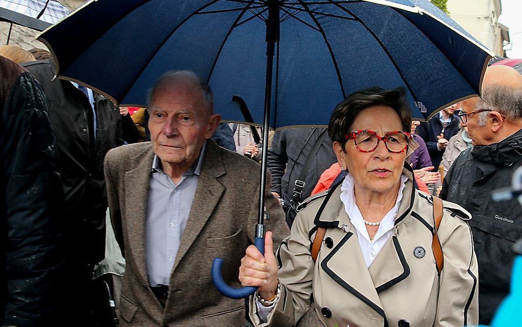 Pierre en Viviane Lambert (l.), de ouders van Vincent. beeld AFP