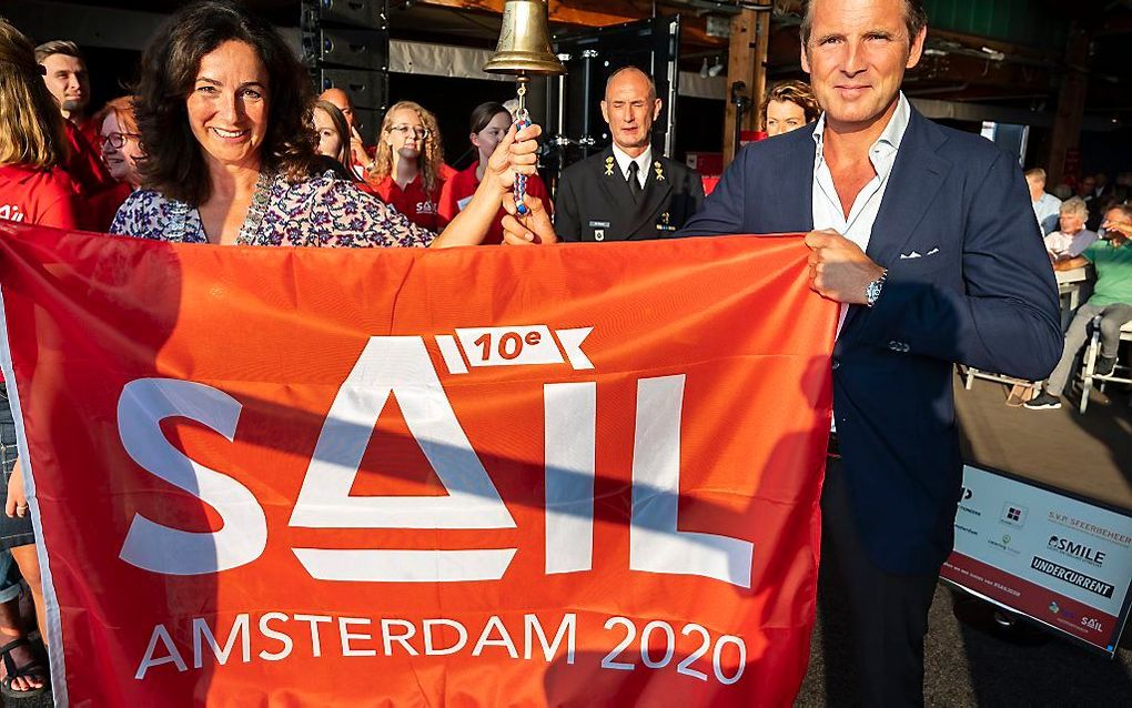 De Amsterdamse burgemeester Halsema en prins Maurits bij de start van SAIL. beeld ANP