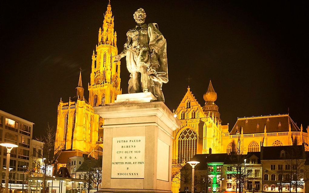 Het centrum van Antwerpen bij nacht. beeld RD, Henk Visscher