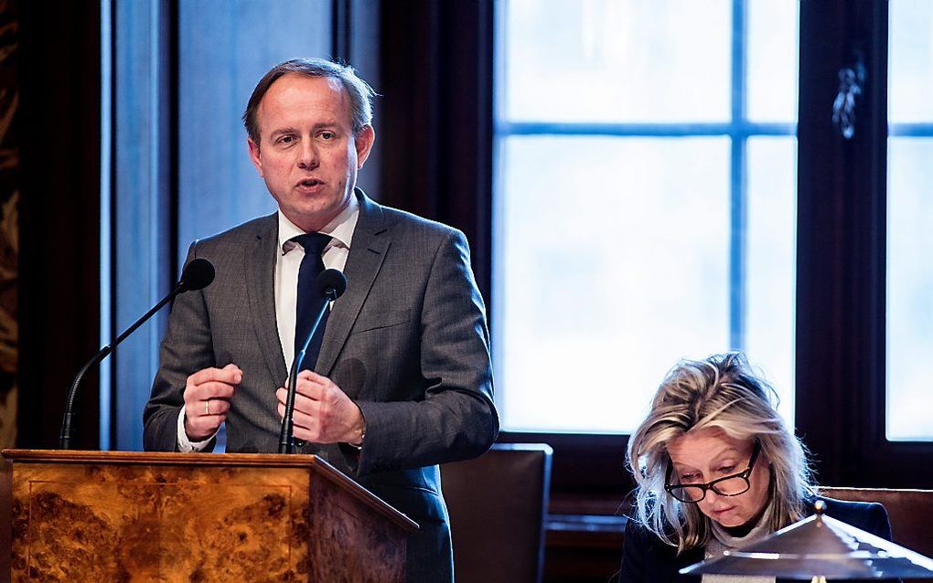 Van der Staaij en Ollongren, beeld Dirk Hol.