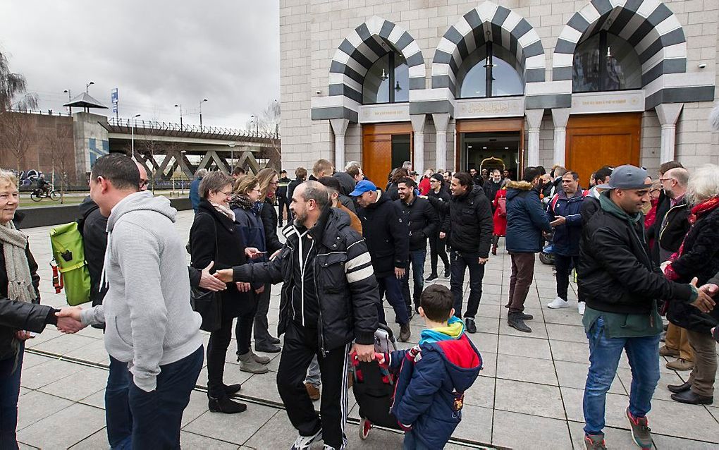 „Omgaan met moslims en hen die uit die achtergrond tot geloof in Christus komen, kan ons als westerse christenen behoeden voor een eenzijdige focus op persoonlijke schuld.” Foto: de Essalammoskee in Rotterdam. beeld RD, Anton Dommerholt