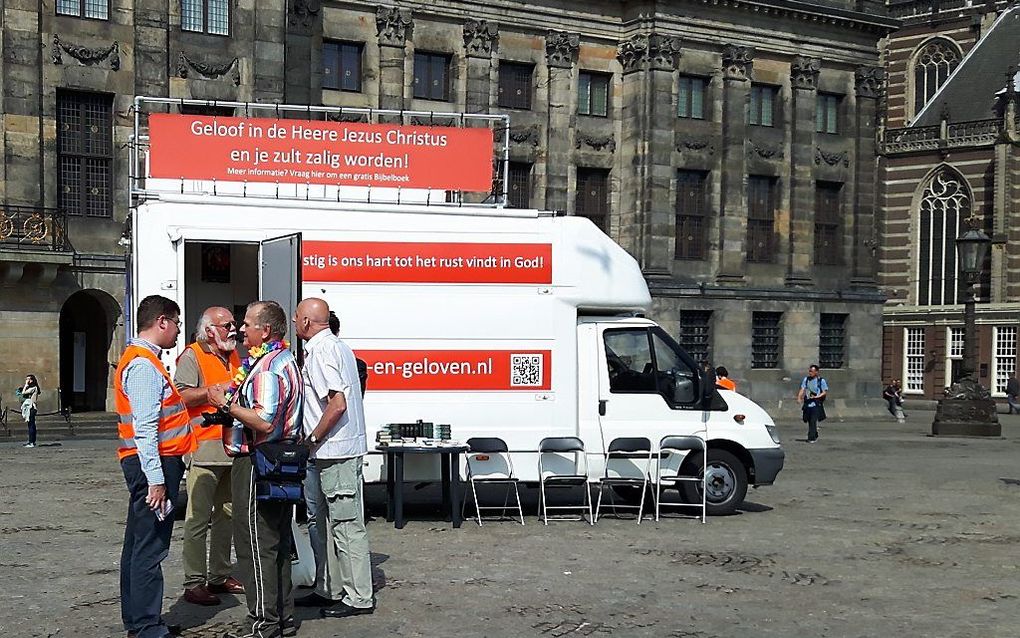 Evangelisatie op de Dam in Amsterdam. beeld Marja Liefting