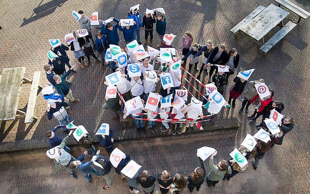 Leerlingen van de Gomarus Scholengemeenschap wonnen donderdag de Grote Mediawijsheidsquiz. beeld RD, Anton Dommerholt