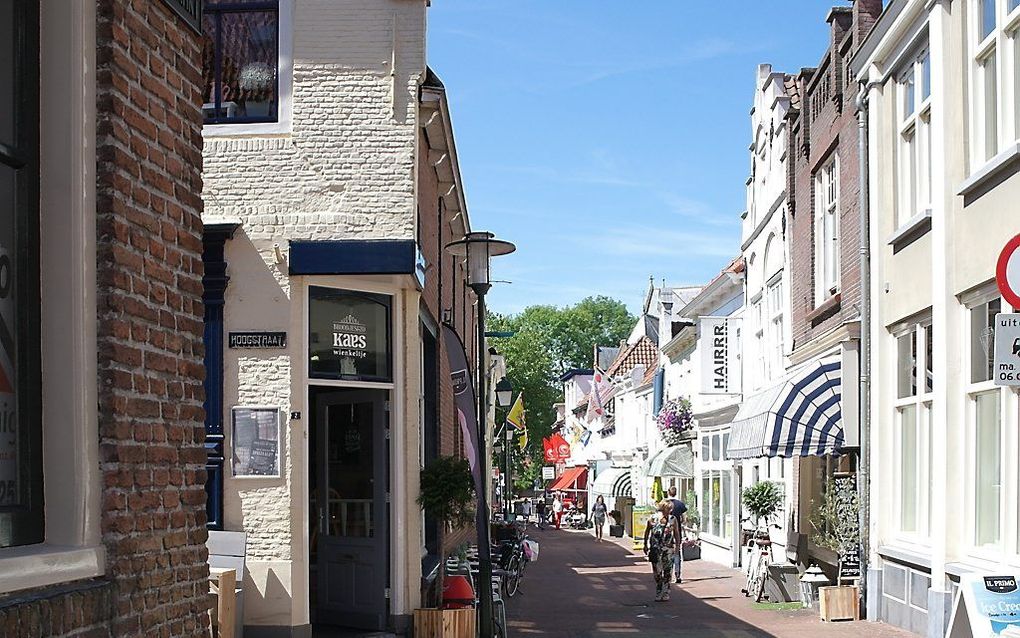 Het lijkt erop dat van een meerderheid in de gemeenteraad van Tholen op toeristen gerichte winkels in de havengebieden van Tholen-stad, Stavenisse en Sint Annaland straks op zondag open mogen zijn. beeld RD