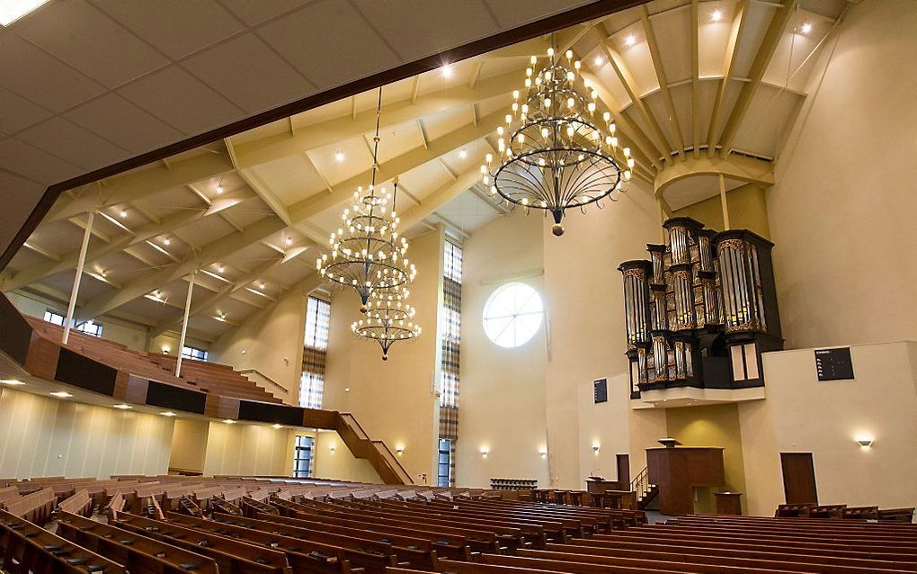 De rouwdienst werd gehouden in het kerkgebouw van de gereformeerde gemeente in Nederland te Barneveld. beeld RD, Anton Dommerholt