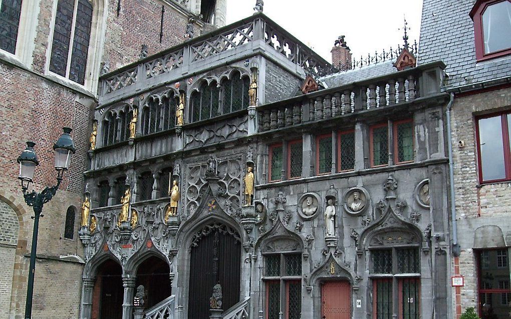 De Basiliek van het Heilig Bloed in Brugge dateert uit de twaalfde eeuw. beeld Wikimedia