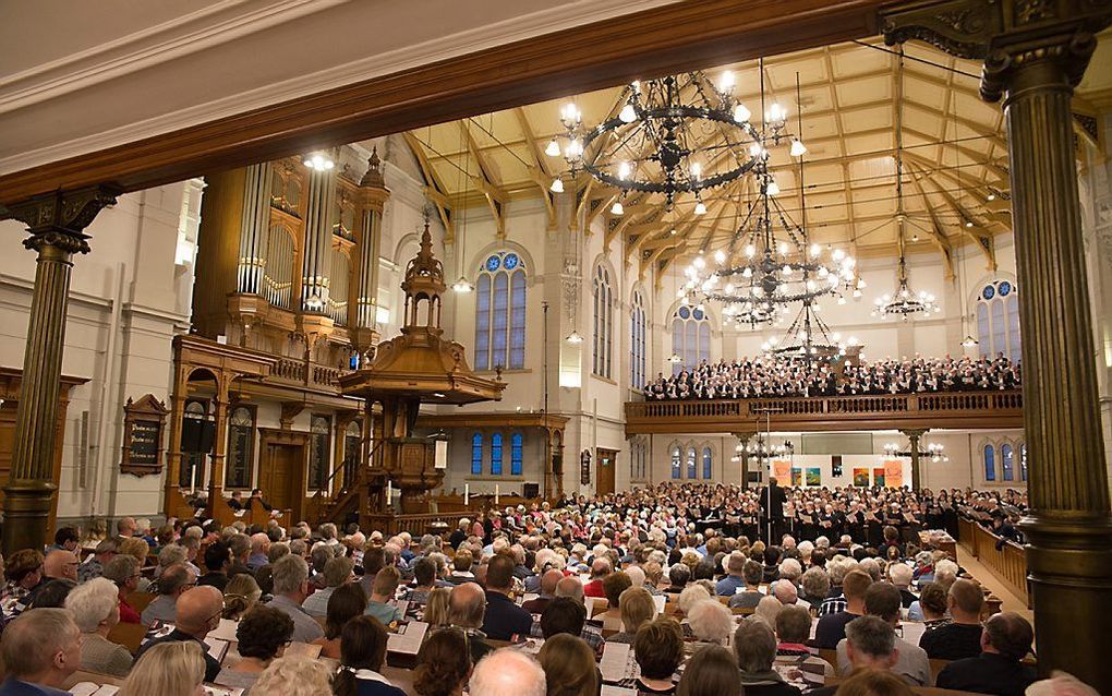 Optreden van het Groot Nederlands Johannes de Heer Koor in de Grote Kerk in Apeldoorn. beeld Groot Nederlands Johannes de Heer Koor