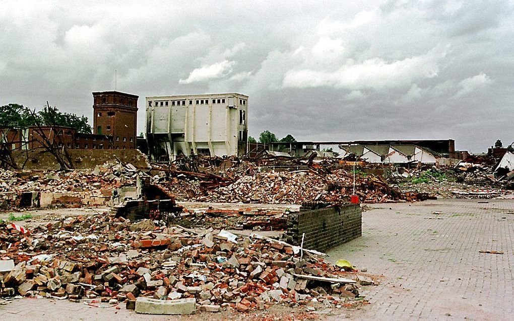 Ravage door de vuurwerkramp in 2000. beeld RD, Anton Dommerholt