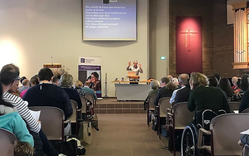 Studiedag van de Evangelische Toerustings School (ETS), zaterdag in Veenendaal, met drs. Teun van der Leer. beeld RD