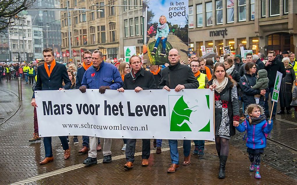 SGP-leider Van der Staaij en CU-voorman Segers lopen zaterdag mee in de Mars voor het Leven. beeld Cees van der Wal