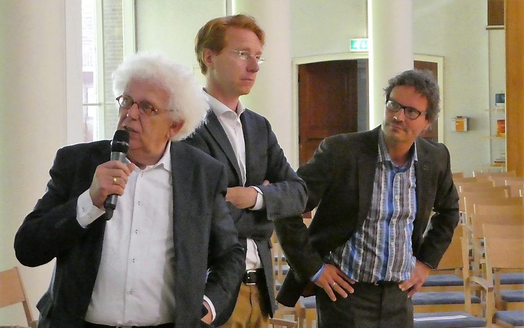 V.l.n.r.: ds. Piet de Jong, ds. Johan Visser en Theo Visser. beeld Jan van Reenen