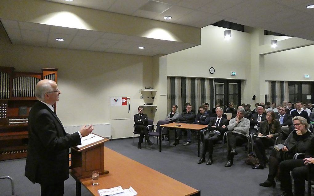 De bijeenkomst in kerkgebouw De Hoeksteen in Barneveld trok ongeveer 75 belangstellenden. beeld Jan van Reenen