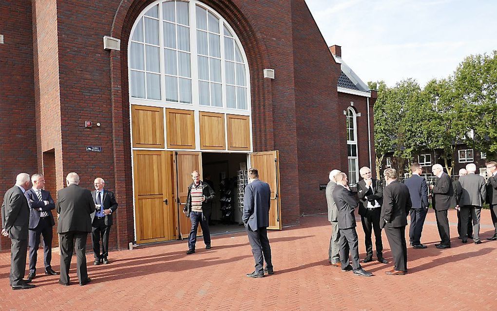 Zo’n 200 mannen woonden zaterdag de toogdag van de Hersteld Hervormde Mannenbond in Lunteren bij. beeld RD