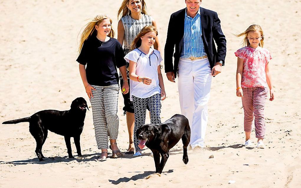 Koninklijke familie tijdens persmoment aan het begin van de zomervakantie. Beeld ANP