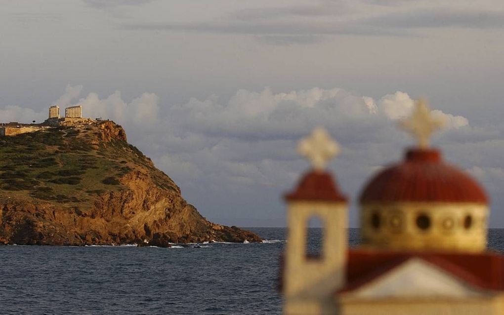 Maar liefst 98 procent van de Grieken is lid van de Grieks-Orthodoxe Kerk. Griekenland is echter geen christelijk land, onderstreept ds. Georgios Adam. „Er bestaan geen christelijke staten.” Slecht een klein deel van de Grieken gaat ook daadwerkelijk rege