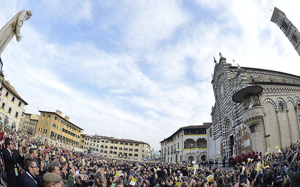 De paus dinsdag in Florence. Beeld AFP