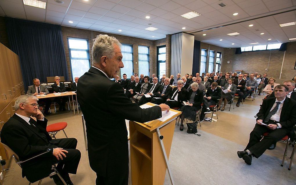 Ds. Silfhout spreekt bij de Bondsdag van de GG-Mannenbond. beeld Martin Droog