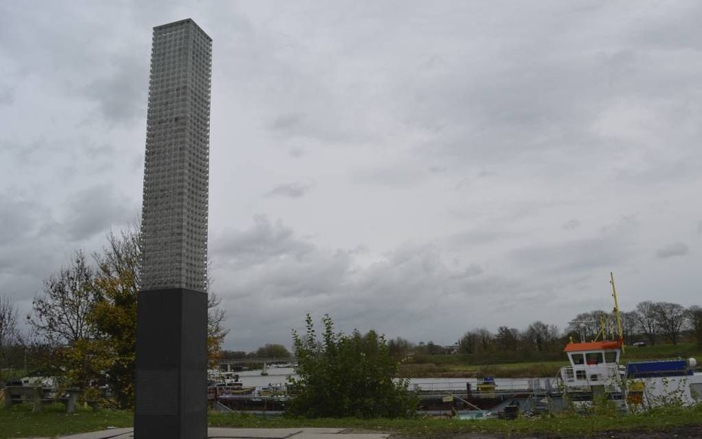 De gerestaureerde glazen toren in Leerdam.  beeld André Bijl