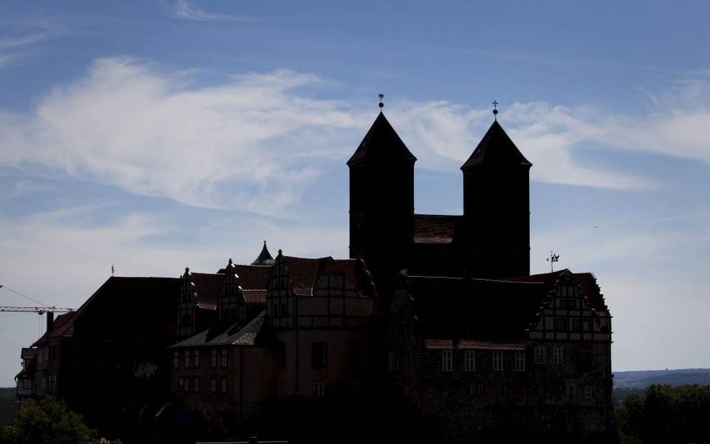 De romaanse Stiftskerk van Quedlinburg ligt hoog op een rots boven de stad. beeld RD, Henk Visscher