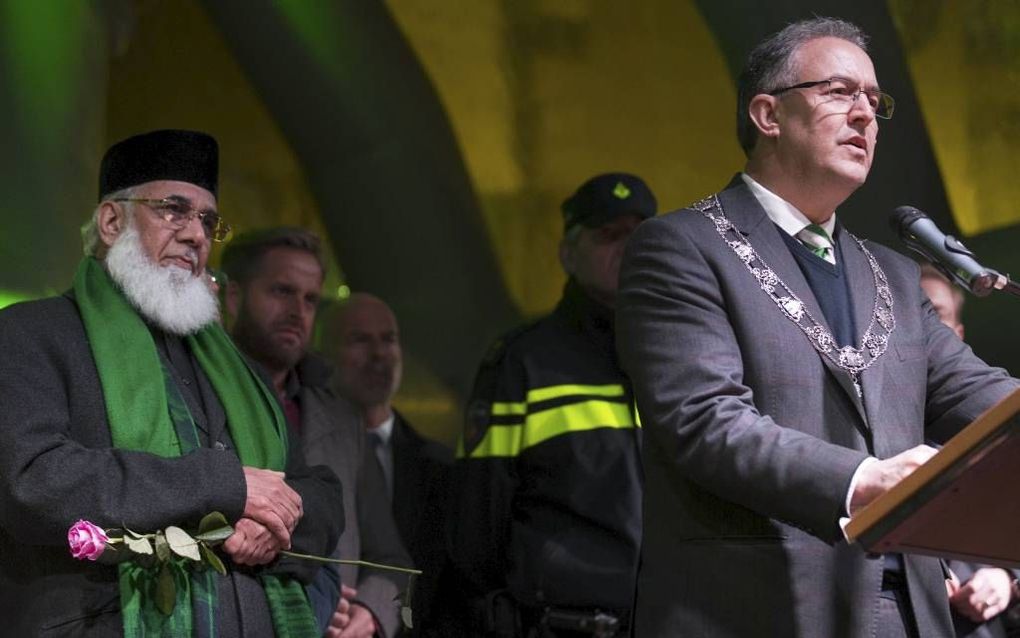 ROTTERDAM. Burgemeester Aboutaleb van Rotterdam: „Een rabbijn, een dominee en een imam hebben zich krachtig uitgesproken tegen IS-criminelen die terreur zaaien.” beeld ANP