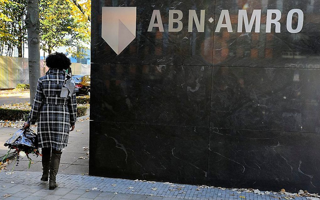 De beursgang van ABN AMRO heeft een opbrengst van 3,3 miljard euro opgeleverd. Dat bleek vrijdagochtend vroeg. beeld ANP